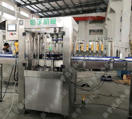 雞尾酒灌裝機(jī)