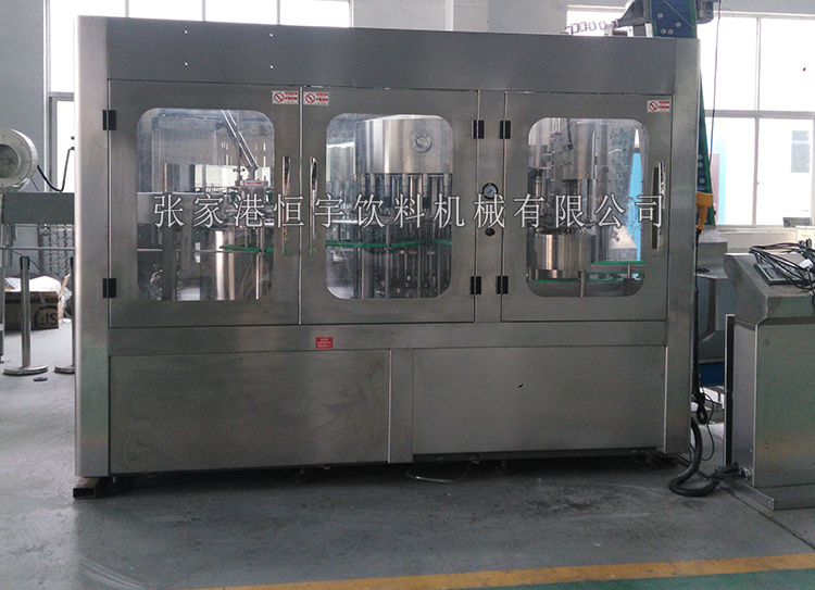 含氣碳酸飲料灌裝機(jī)質(zhì)量才是利潤的保證