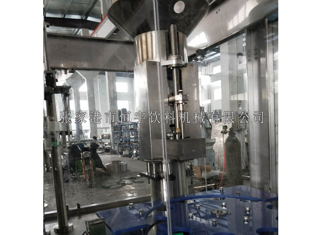 恒宇果汁飲料灌裝機(jī)促進(jìn)商品快速發(fā)展