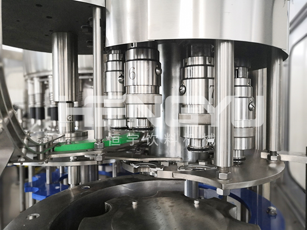 市場(chǎng)在變,不變的是恒宇玻璃瓶沖灌封三合一灌裝機(jī)的品質(zhì)